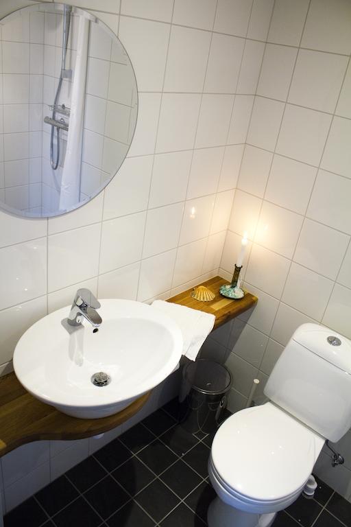 Everts Sjoebods Bed & Breakfast Grebbestad Quarto foto
